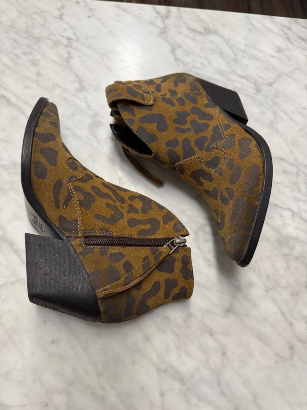 Golo Women's Leopard Suede Interior Zip Ankle Bootie Size 6